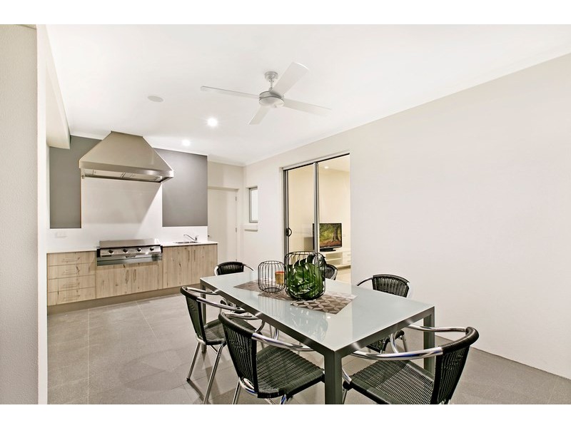 18 Crispian Street, Fulham SA 5024