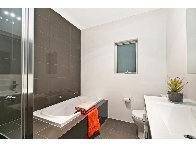 18 Crispian Street, Fulham SA 5024