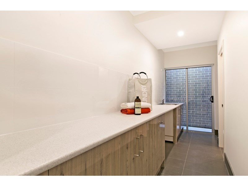 18 Crispian Street, Fulham SA 5024