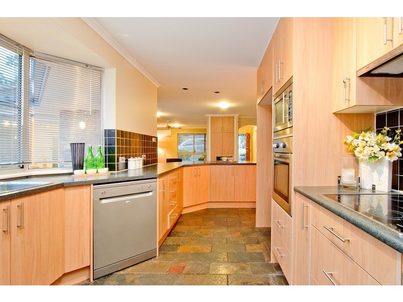 33 Ophir Crescent, Seacliff Park SA 5049