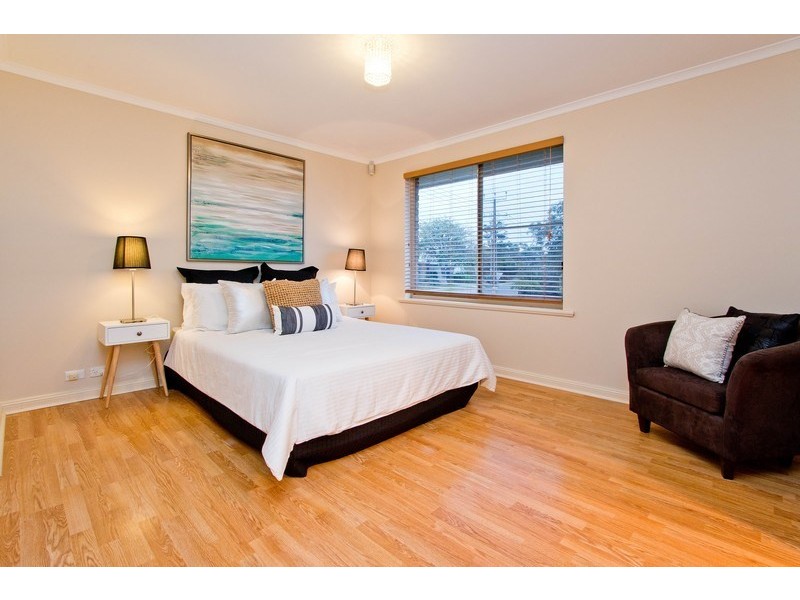 33 Ophir Crescent, Seacliff Park SA 5049