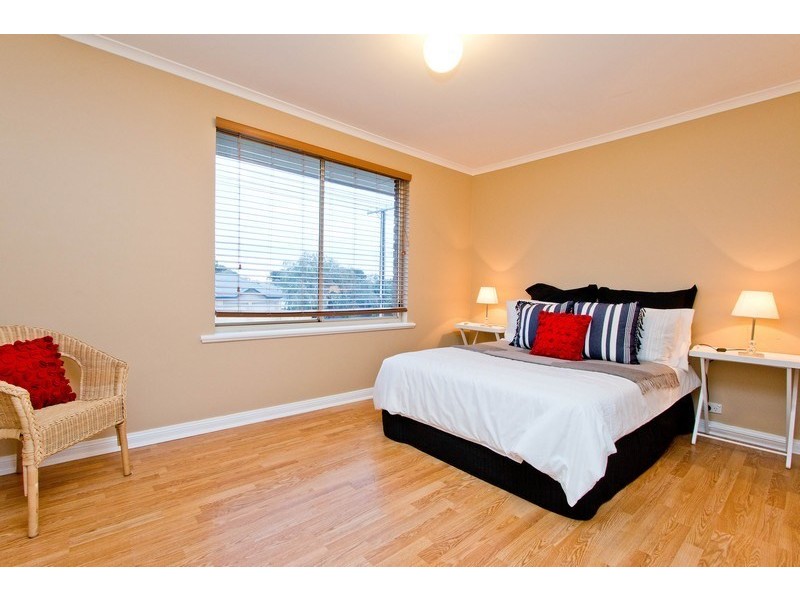 33 Ophir Crescent, Seacliff Park SA 5049