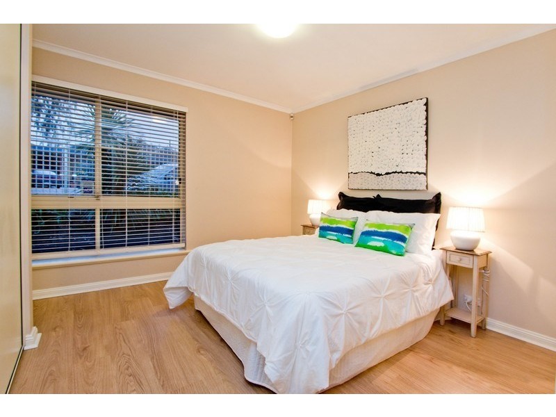 33 Ophir Crescent, Seacliff Park SA 5049