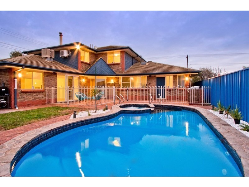 33 Ophir Crescent, Seacliff Park SA 5049