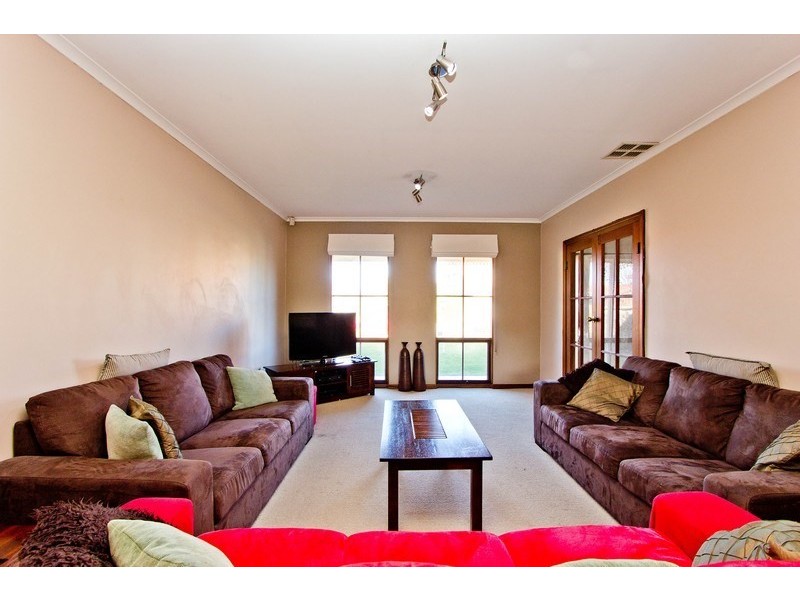 2 Tobago Court, West Lakes SA 5021