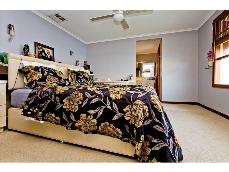 2 Tobago Court, West Lakes SA 5021