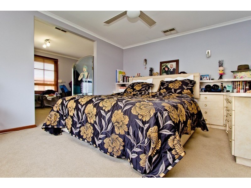 2 Tobago Court, West Lakes SA 5021