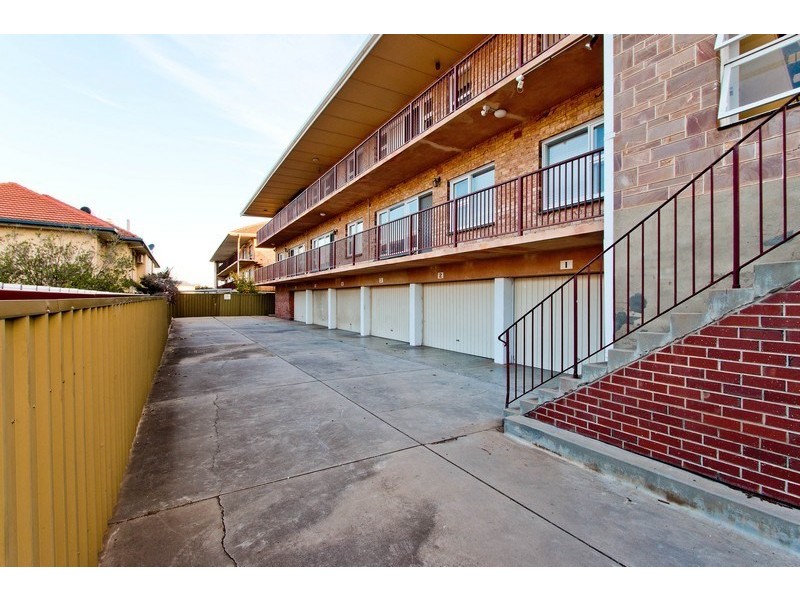 Unit 4/19 Renwick Street, West Beach SA 5024