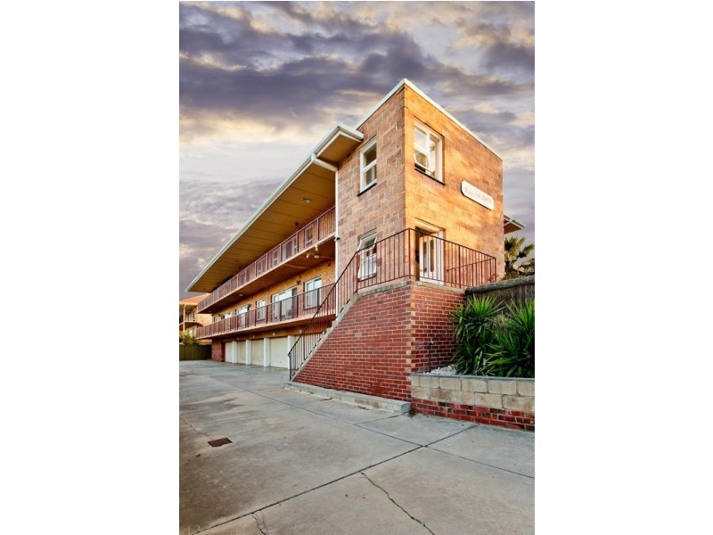 Unit 4/19 Renwick Street, West Beach SA 5024