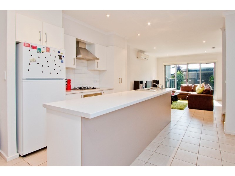 33 Myrtle Grove, Clovelly Park SA 5042