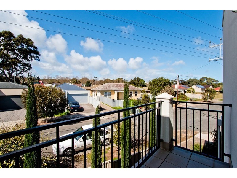 33 Myrtle Grove, Clovelly Park SA 5042