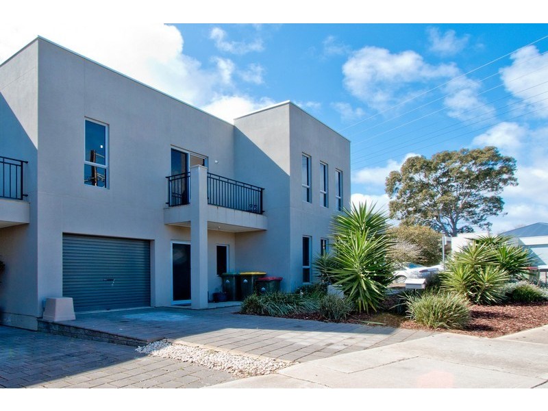 33 Myrtle Grove, Clovelly Park SA 5042