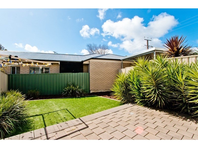 33 Myrtle Grove, Clovelly Park SA 5042