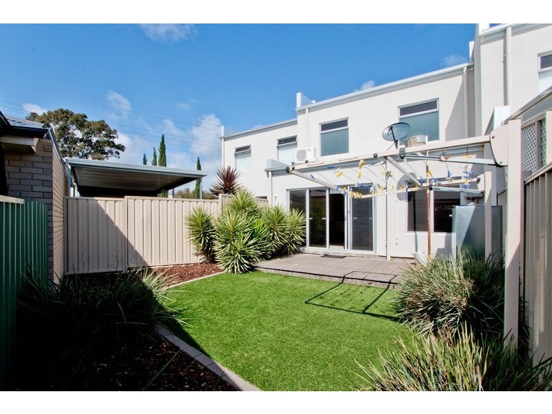 33 Myrtle Grove, Clovelly Park SA 5042