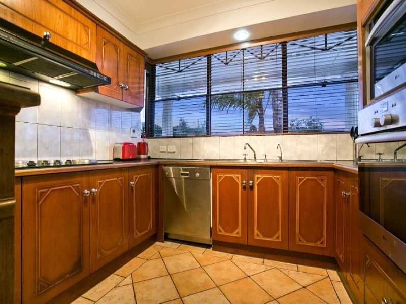 9 Mooloola Way, West Lakes Shore SA 5020