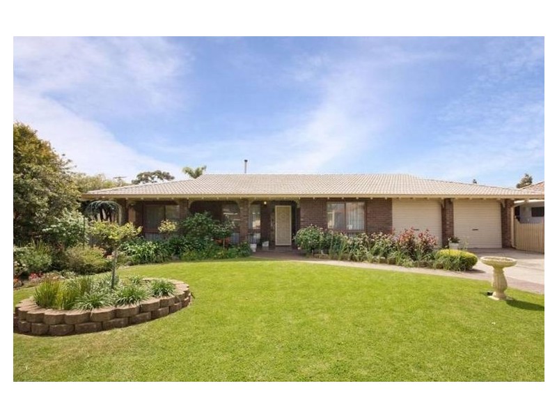2 Pine Lodge Crescent, Grange SA 5022