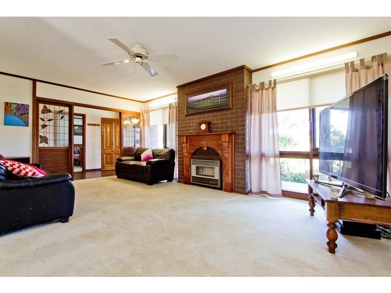 2 Pine Lodge Crescent, Grange SA 5022