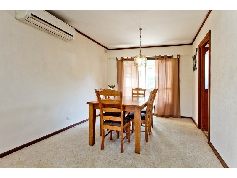 2 Pine Lodge Crescent, Grange SA 5022