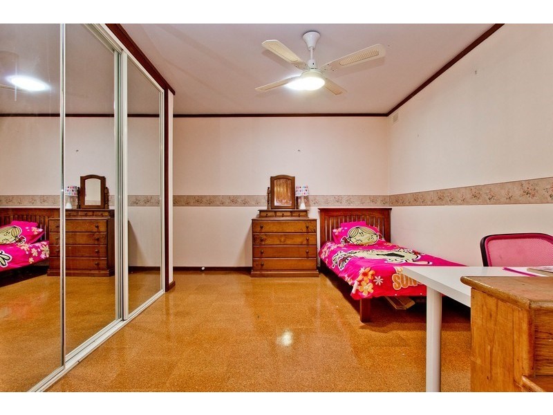 2 Pine Lodge Crescent, Grange SA 5022