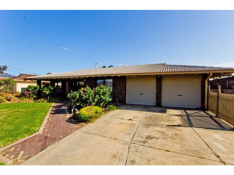 2 Pine Lodge Crescent, Grange SA 5022