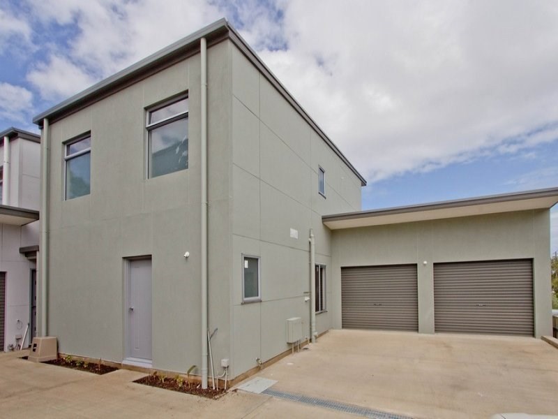 8C and 8D Flagstaff Road, Darlington SA 5047