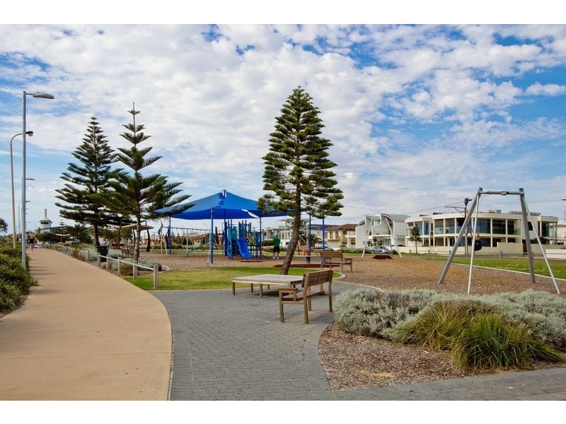 2/66 Seaview Road, West Beach SA 5024