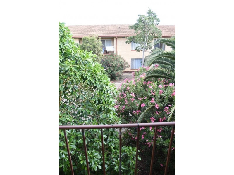 16/8 Montrose Avenue, Seaton SA 5023