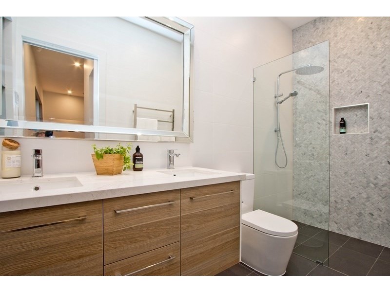 4 Lawrie Street, Henley Beach SA 5022