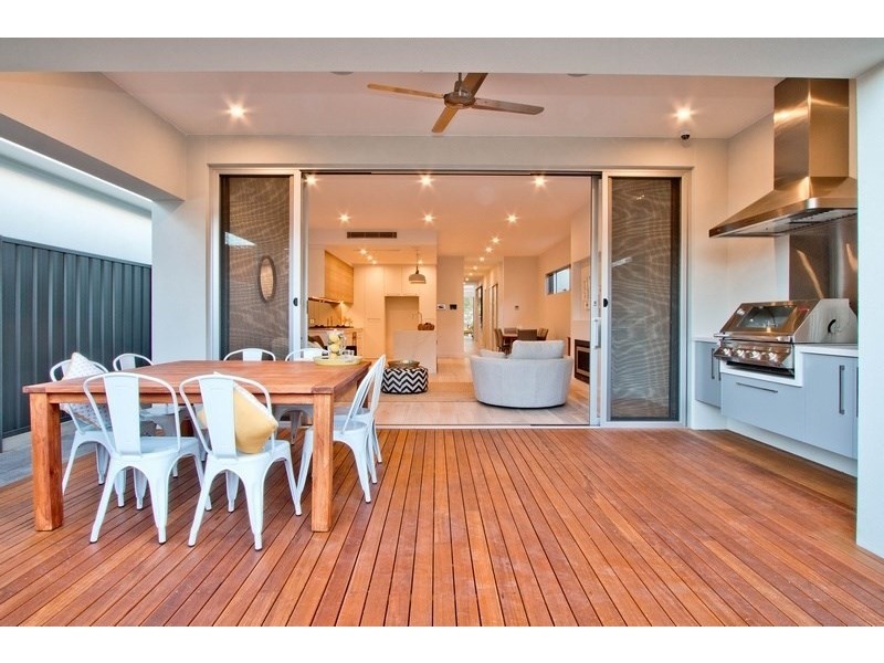 4 Lawrie Street, Henley Beach SA 5022