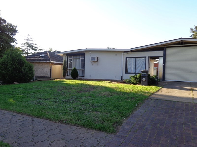 10 Billabong Road, Para Hills SA 5096