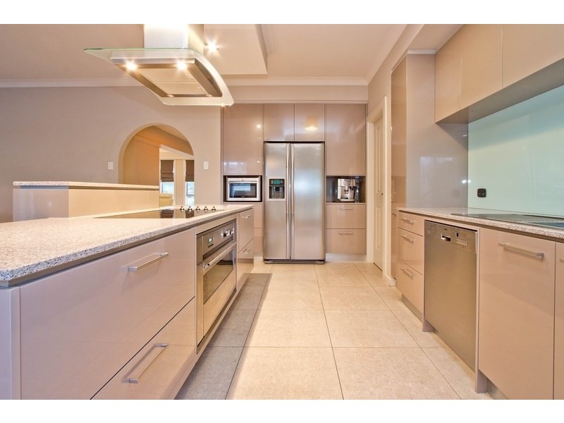 4 Hoy Crescent, Henley Beach SA 5022