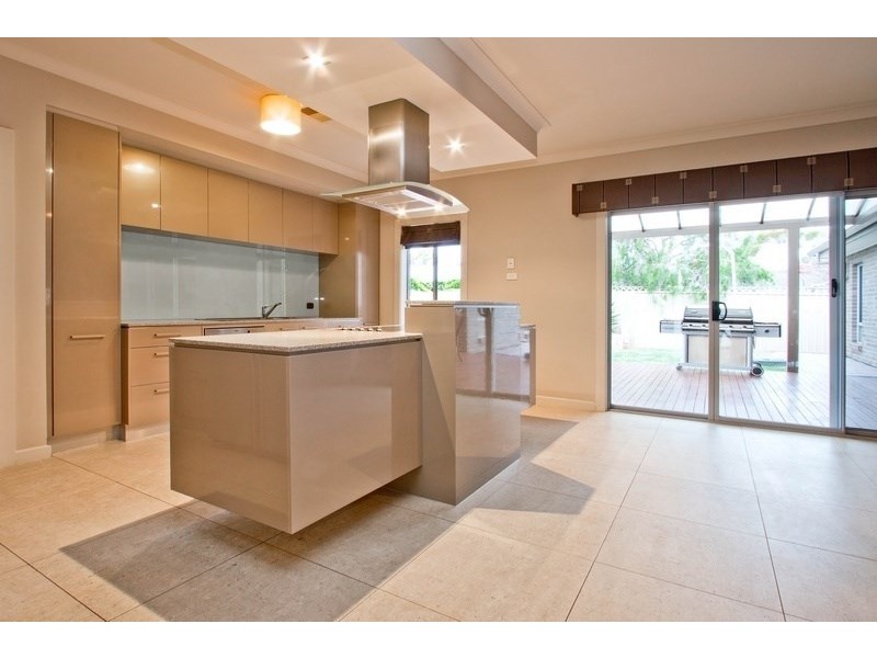4 Hoy Crescent, Henley Beach SA 5022