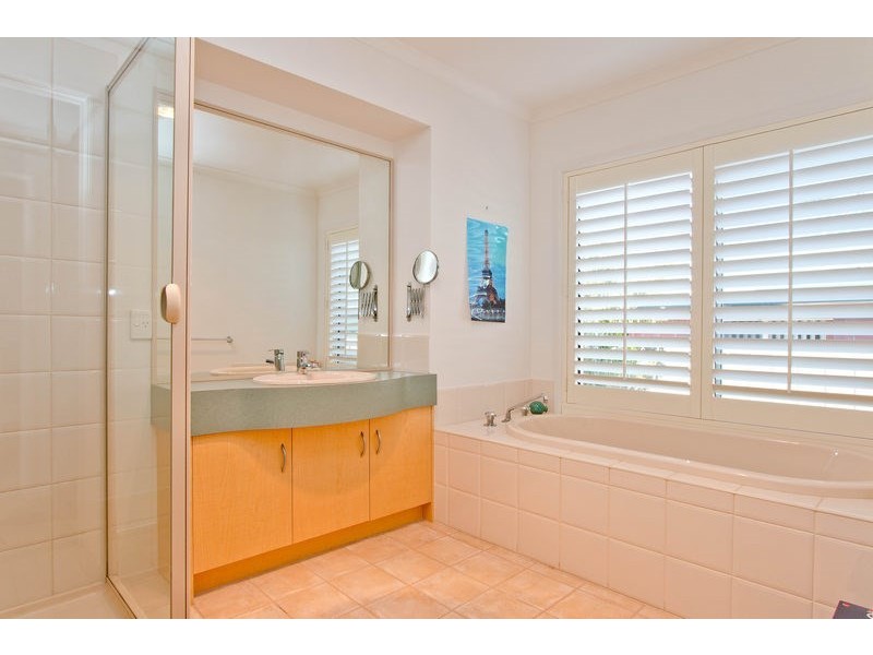 8 Sandalwood Crescent, Flagstaff Hill SA 5159