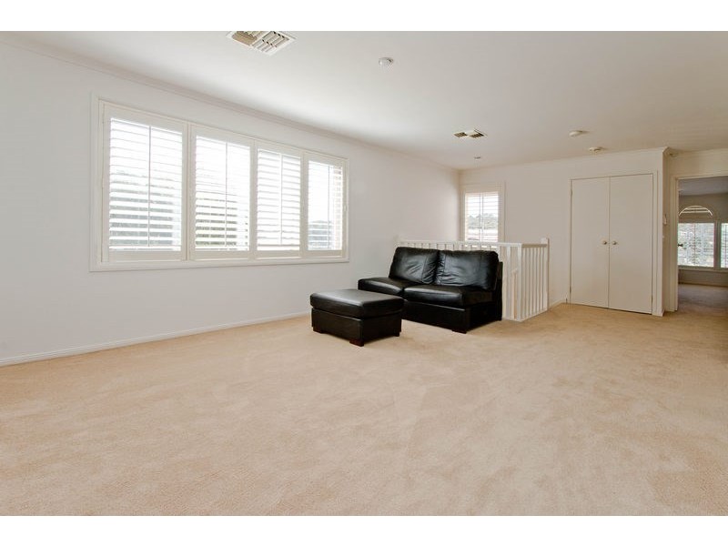 8 Sandalwood Crescent, Flagstaff Hill SA 5159