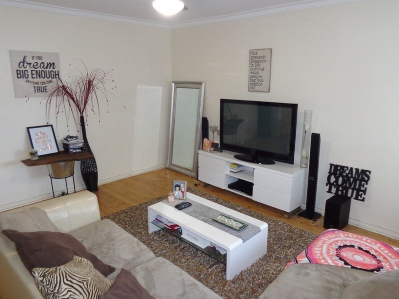 2, 241 Esplanade, Henley Beach SA 5022