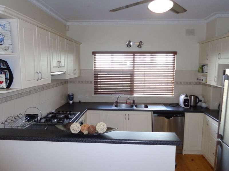 2, 241 Esplanade, Henley Beach SA 5022