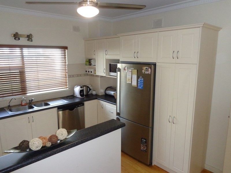 2, 241 Esplanade, Henley Beach SA 5022