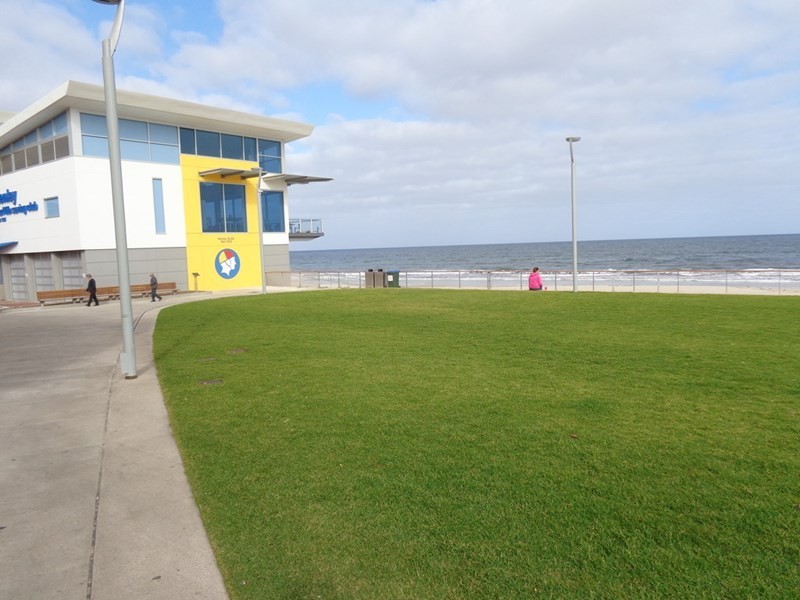 2, 241 Esplanade, Henley Beach SA 5022