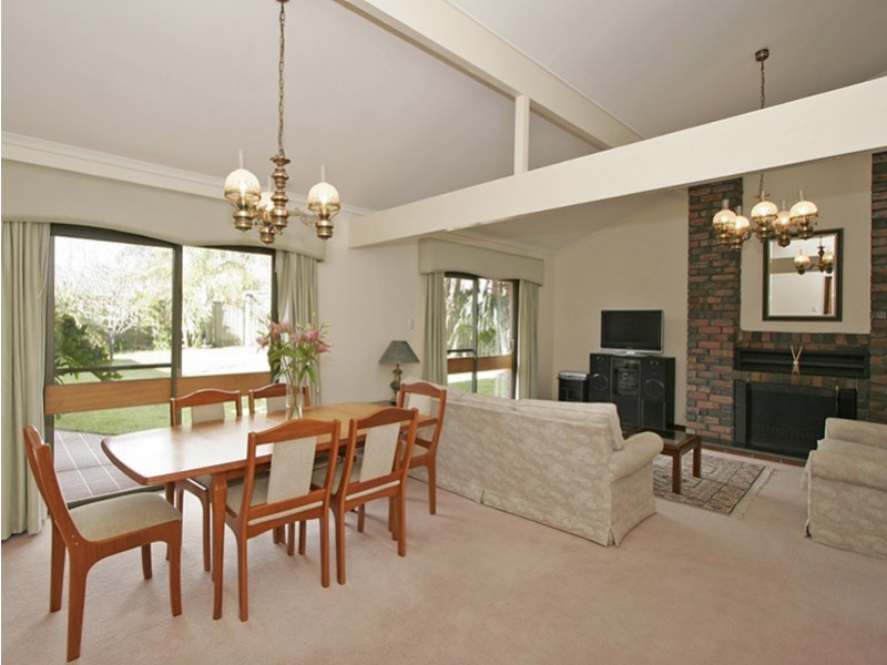 2 Meredith Avenue, Fulham SA 5024