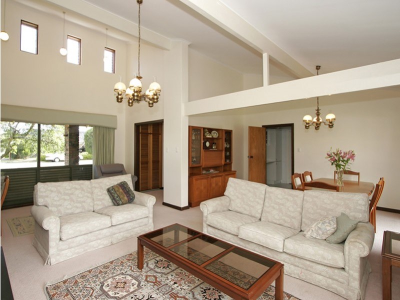 2 Meredith Avenue, Fulham SA 5024