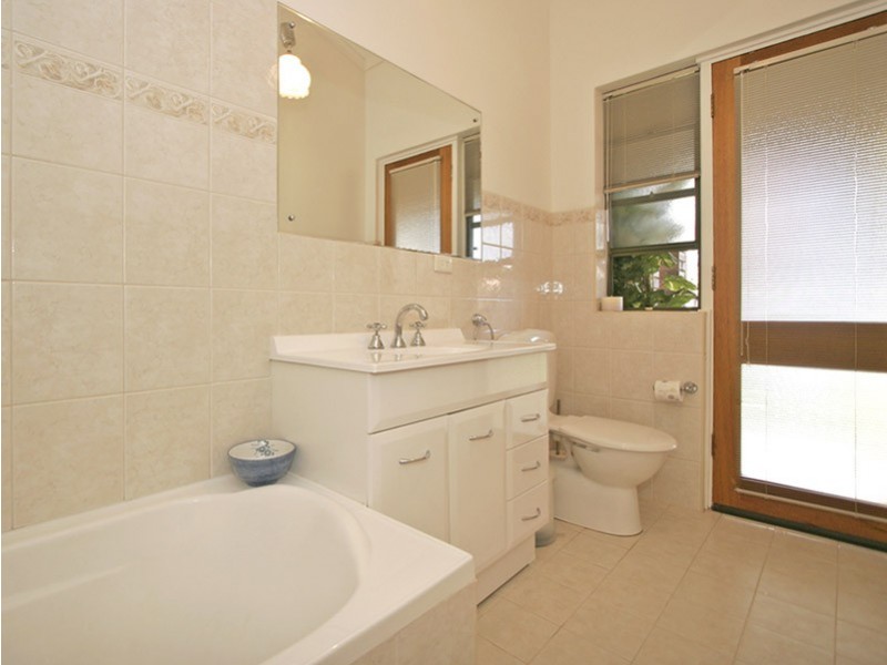 2 Meredith Avenue, Fulham SA 5024