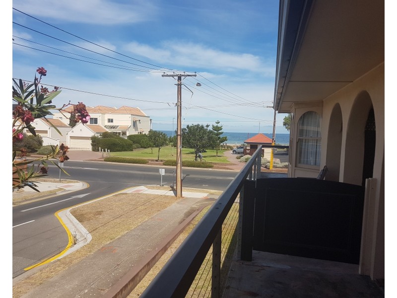 2/122 Seaview Road, Henley Beach South SA 5022