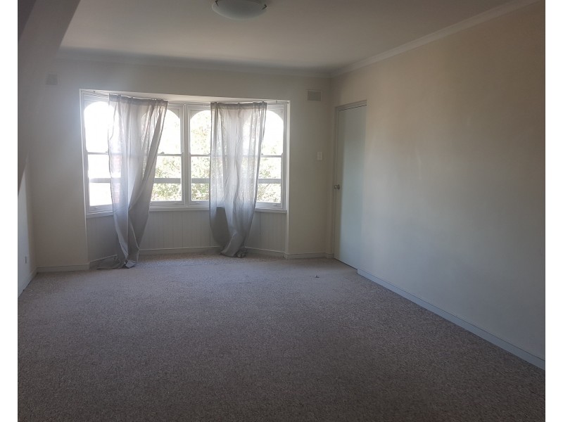 2/122 Seaview Road, Henley Beach South SA 5022