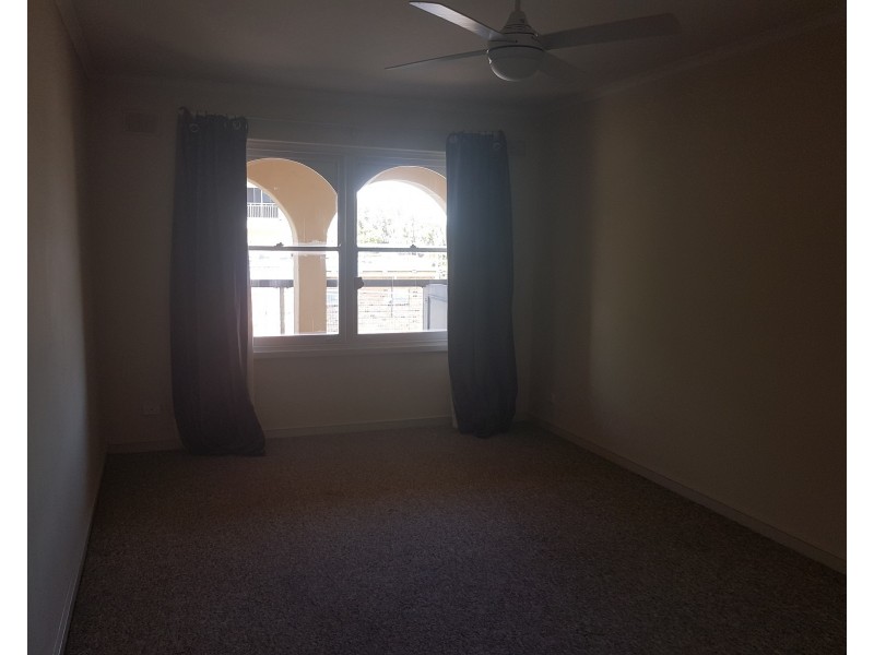 2/122 Seaview Road, Henley Beach South SA 5022