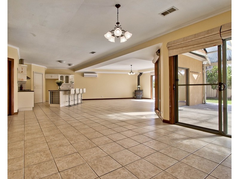 4 Cairns Avenue, Lockleys SA 5032