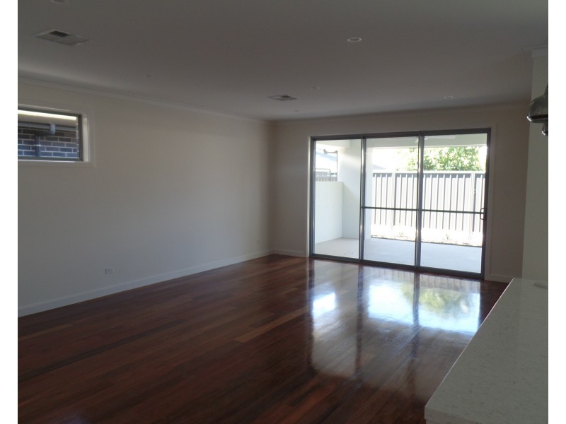 4 Henderson Street, Henley Beach SA 5022