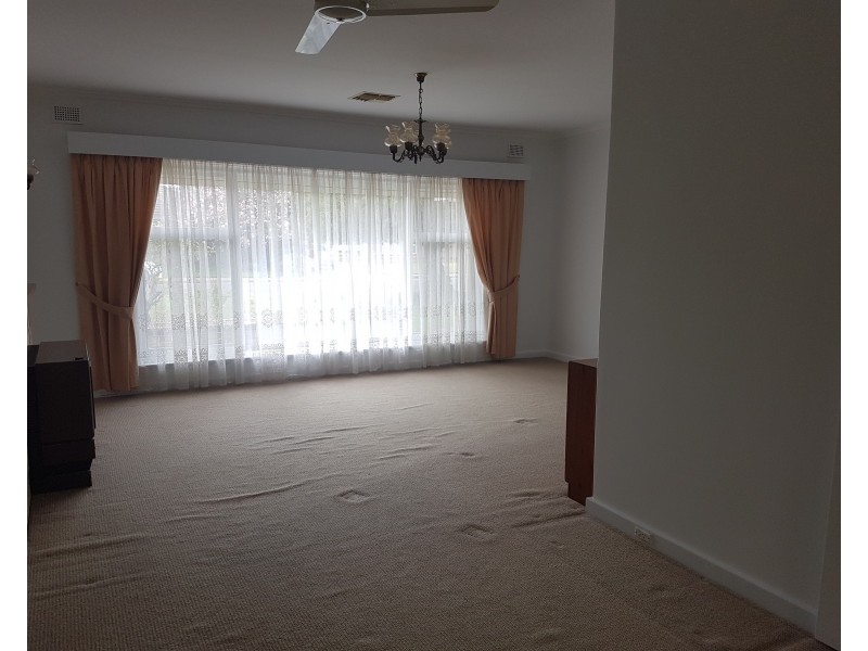 4 Winston Crescent, West Beach SA 5024