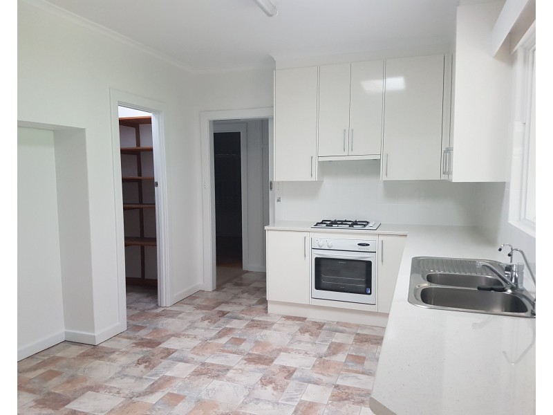 4 Winston Crescent, West Beach SA 5024