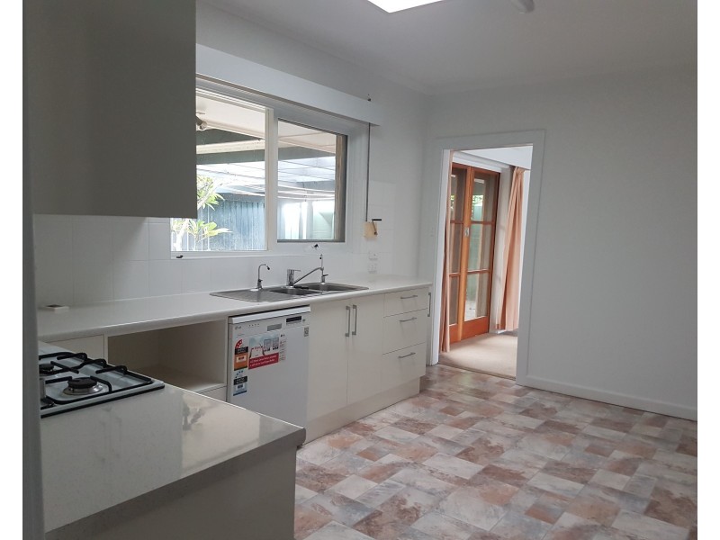 4 Winston Crescent, West Beach SA 5024