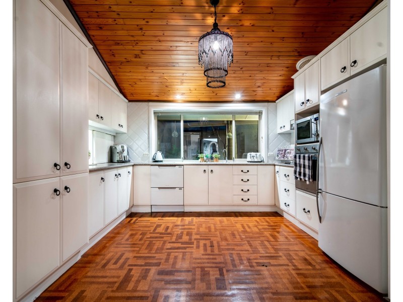 21 Thiele Crescent, West Lakes Shore SA 5020